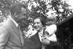 2 V prosinci 1933 se manželům Bohuslavu a Miladě Horákovým narodila dcera Jana foto archiv Jany Kánské repro zdarma