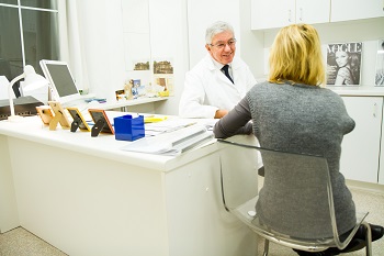 MUDr. Měšťák každý zákrok pečlivě konzultuje s pacientem